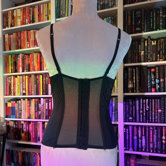 Red and black lingerie corset top - Picture 4 of 9